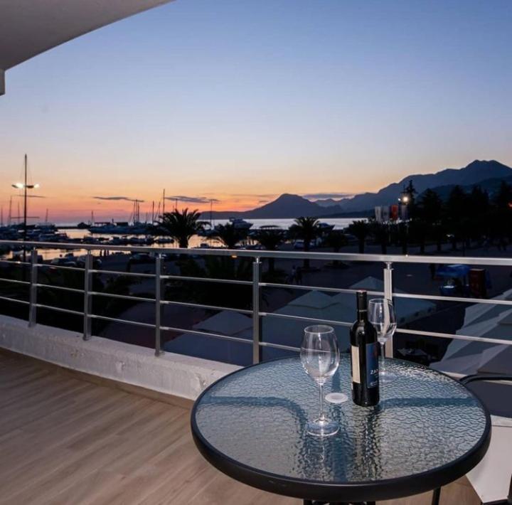 Passerella Apartments Бар Екстериор снимка