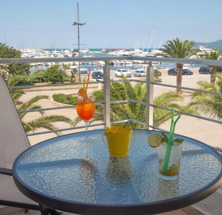 Passerella Apartments Бар Екстериор снимка